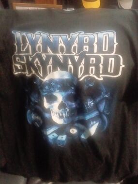 Lynyrd Skynyrd Black Graphic Band Tee - Skull Design